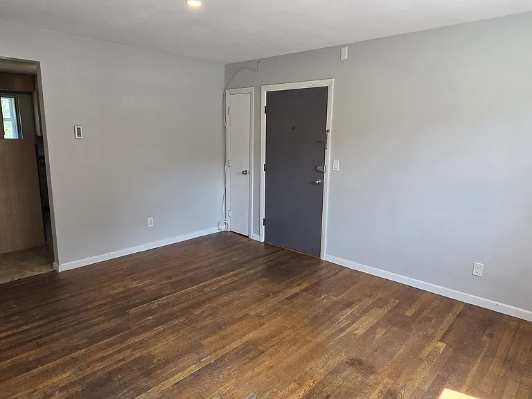 5 Waldemar Ave #3 — Photo 3