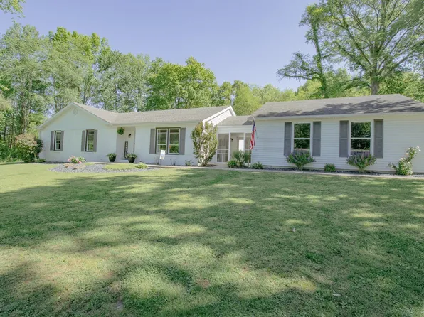 5466 McCool Rd, Boonville, IN 47601