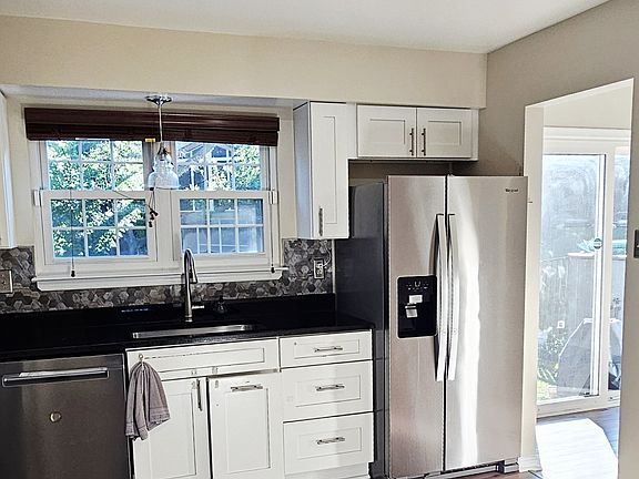 4th image of 17519 Longview Ln