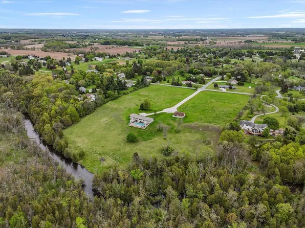 W5936 Mooney ROAD, Plymouth, WI 53073