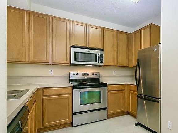 3rd image of 575 Oakleaf Plantation Pkwy Unit 403