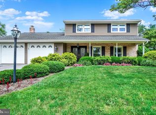 2748 Thornbridge Rd E, York, PA 17408