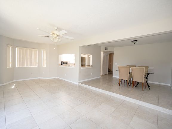 4th image of 873 Caribbean Dr #A