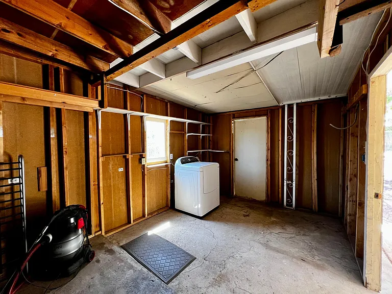 8024 E Victoria Dr — Photo 24