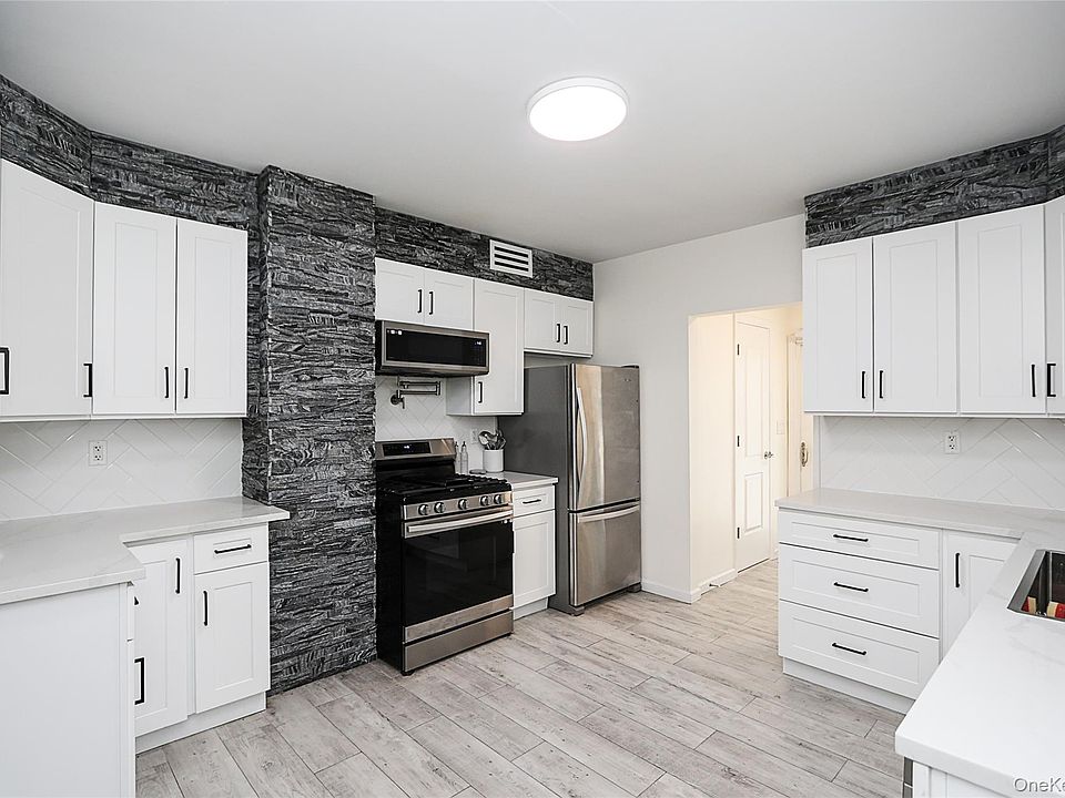 1st image of 267 N Wellwood Avenue