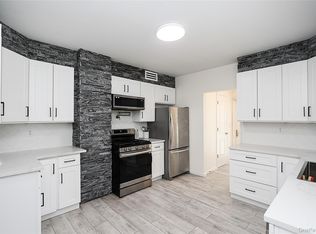 267 N Wellwood Ave, Lindenhurst, NY 11757