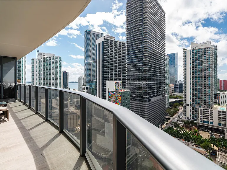 45 SW 9th St #2306 — Photo 7