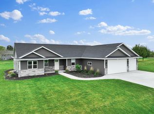 4057 Edgewood Rd, Oshkosh, WI 54904