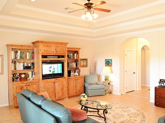 4th image of 3311 Broadmoor Dr