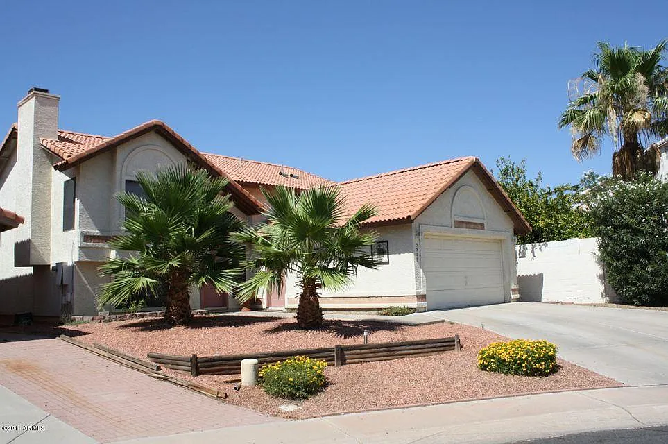 4 bed, 2.5 bath, 2255 sqft, $2,800 — Photo 1