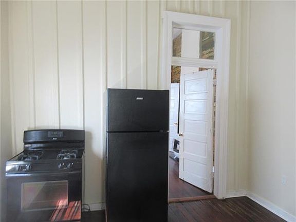 5th image of 1911 Marais St