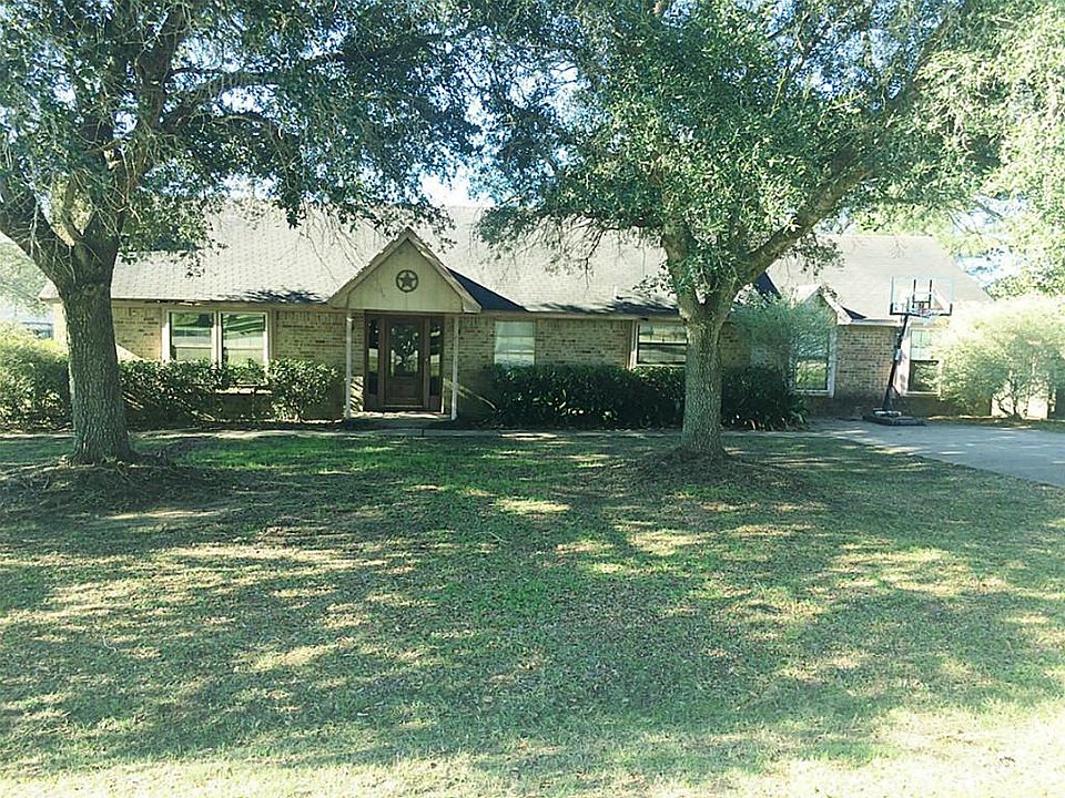 1st image of 2015 Hillcrest Dr