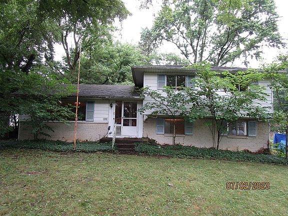 3rd image of 1340 Orchard Park Dr N