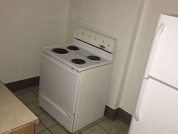 4th image of 523 Oak St APT 307