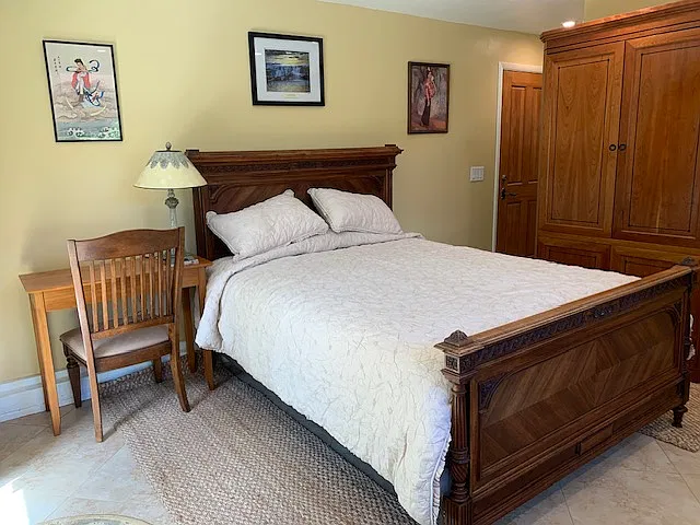 Studio, 250 sqft, $1,200 — Photo 3