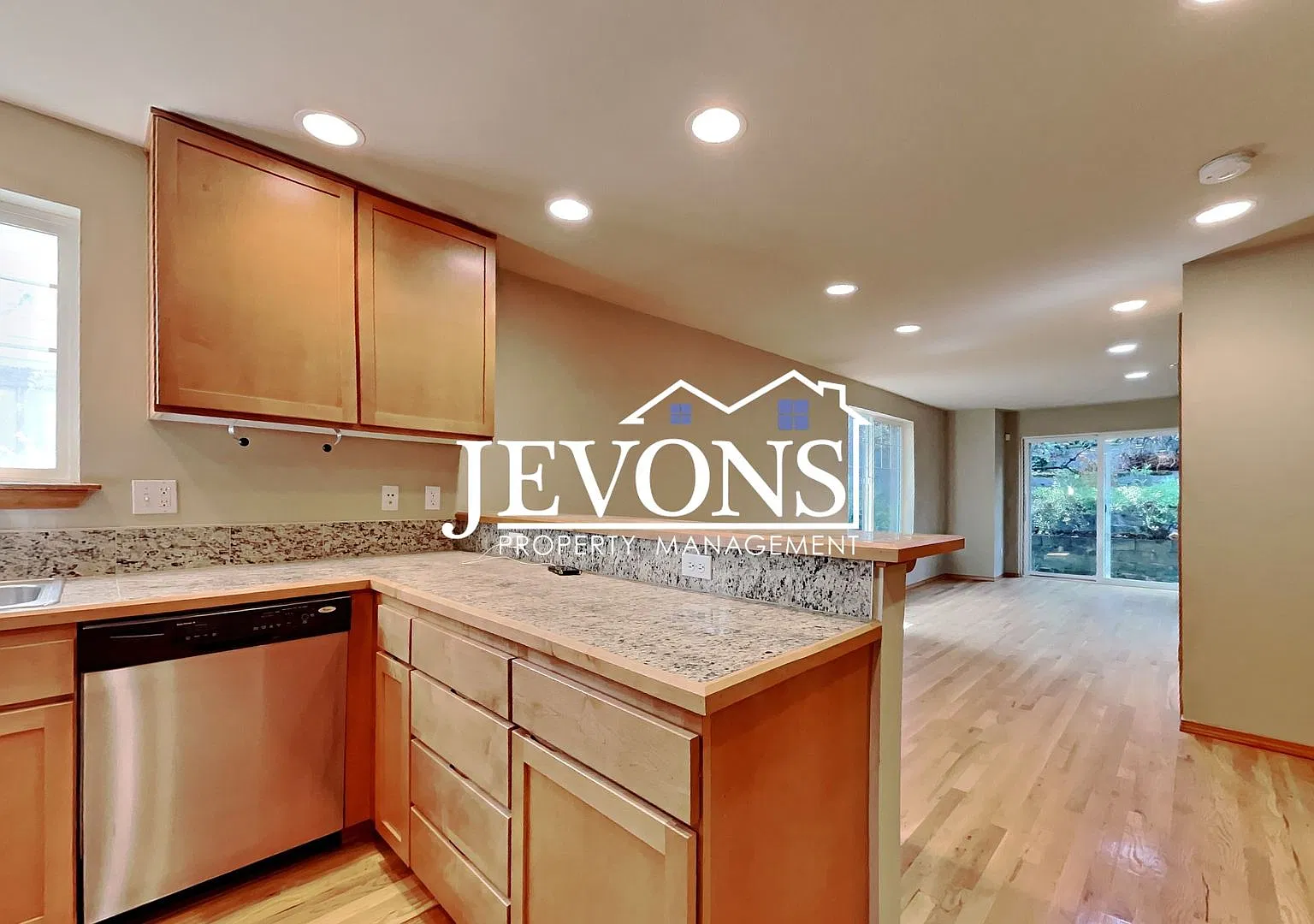 Coming soon! Charming two-story condo with two master suites - Pet Friendly! — Photo 3