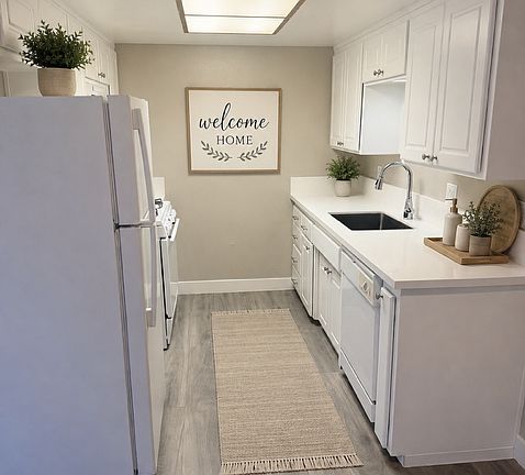 2nd image of 2510 Northrop Ave #14