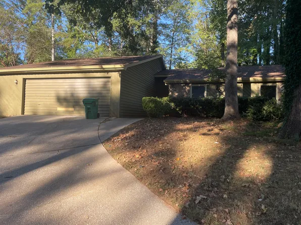 5132 Winterberry Dr, Stone Mountain, GA 30088