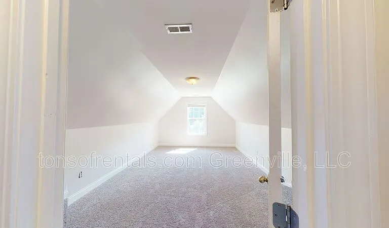 939 Squires Point — Photo 16