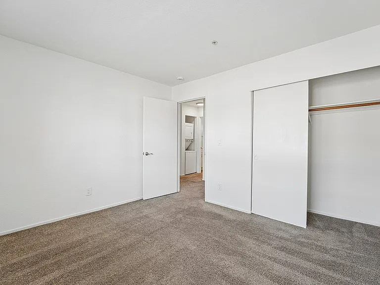 33-web-or-mls-403-425 Junction Ave 109A-S1807-029