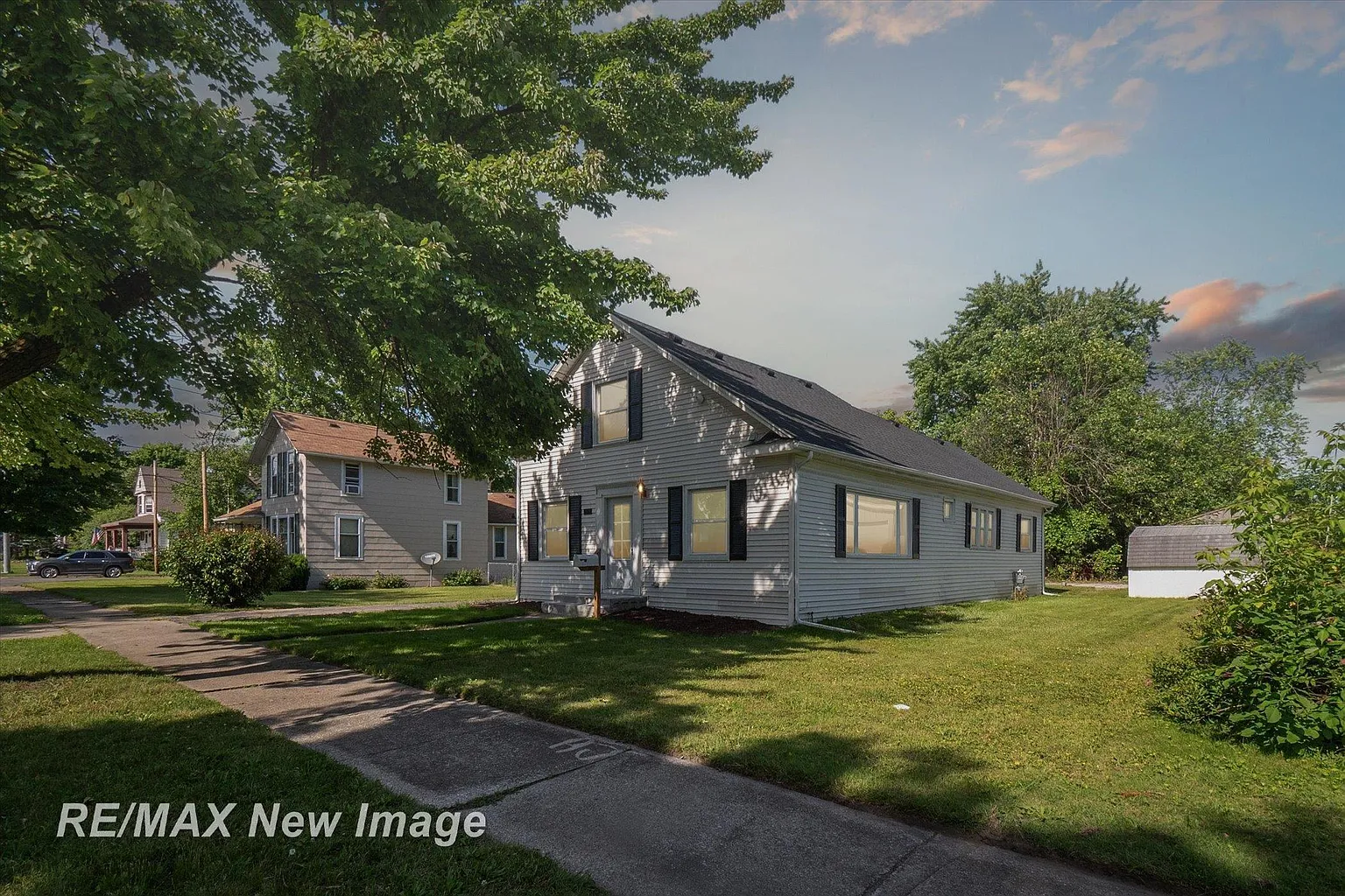 2638 Hermansau St photo 1