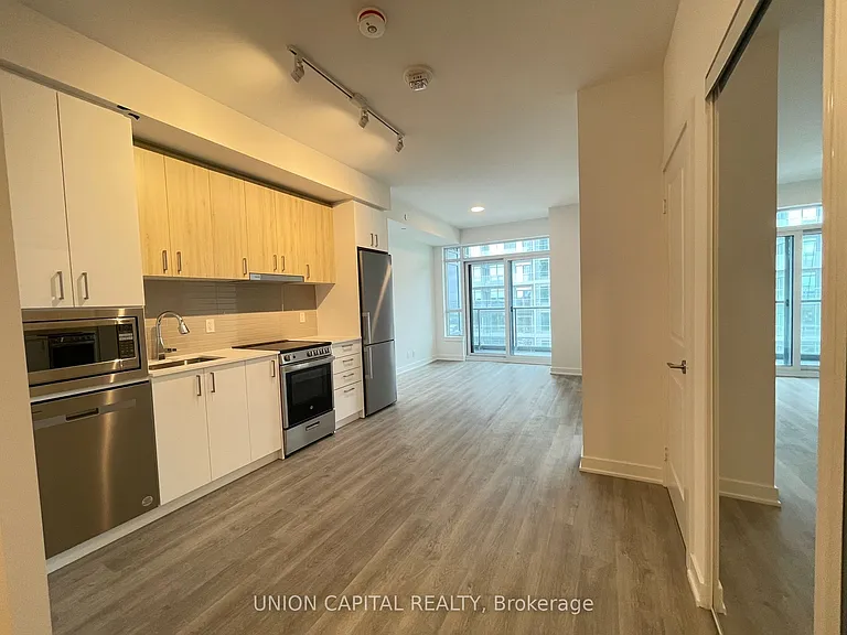 50 Upper Mall Way #1403 — Photo 9
