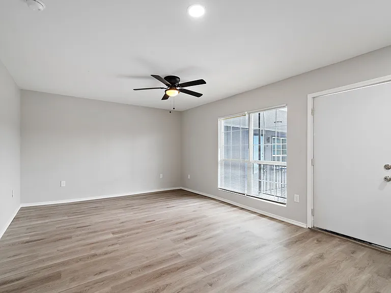 Saphira Apartments — Photo 23