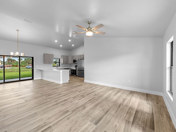 3rd image of 6151 Hershey Ave