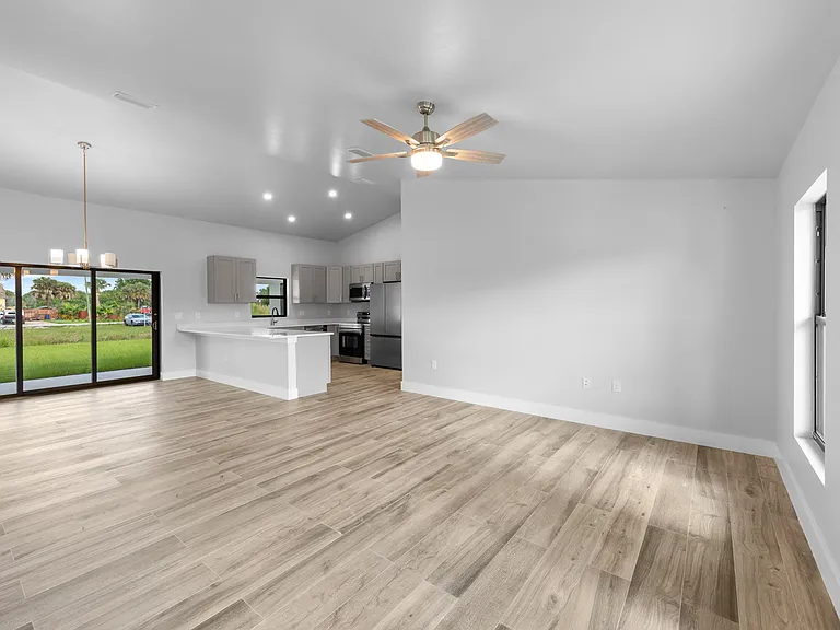6151 Hershey Ave — Photo 3