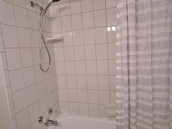 4th image of 1941 Gascony Parc Dr #19411S
