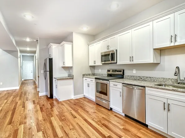 3 Neilon Park APT 3, Malden, MA 02148