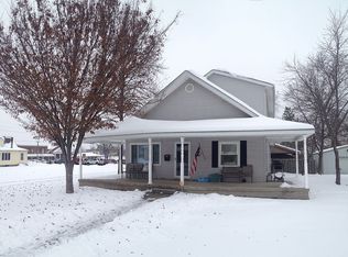1406 W Chestnut St, Marion, IL 62959