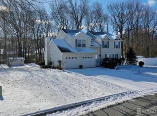 9 Black Oak Ln, Old Bridge, NJ 08857