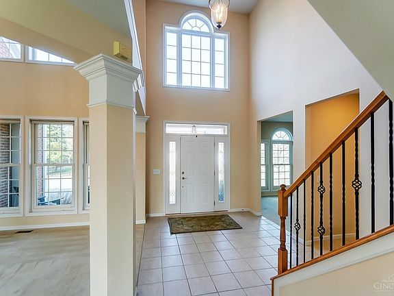 3rd image of 8375 Oakdale Ct