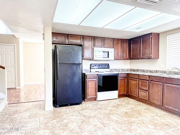 4th image of 6355 W TOWNLEY Avenue