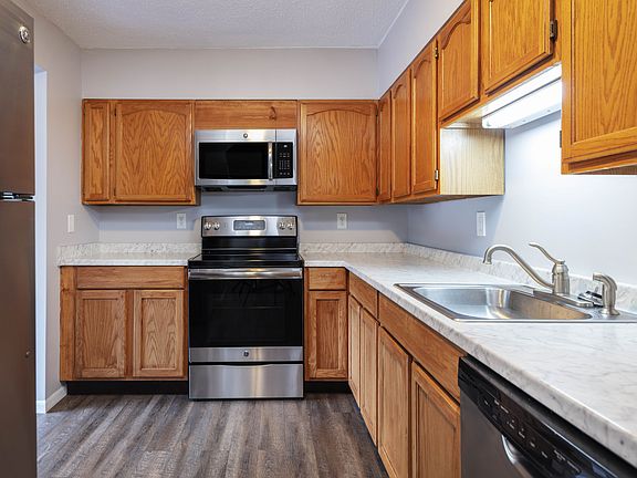 5th image of 3057 O Bryon St APT 5