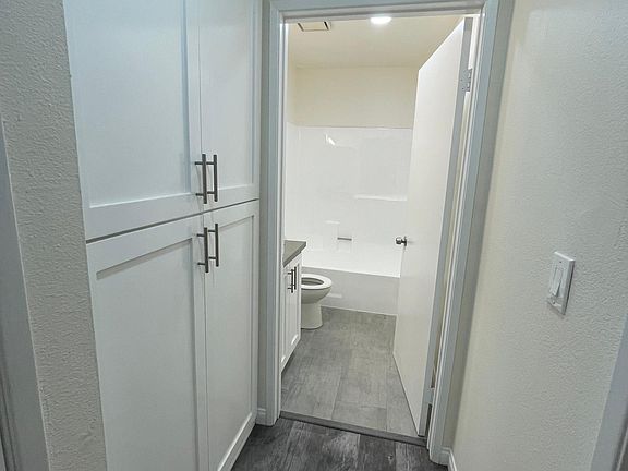 5th image of 1357 Armadale Ave #203