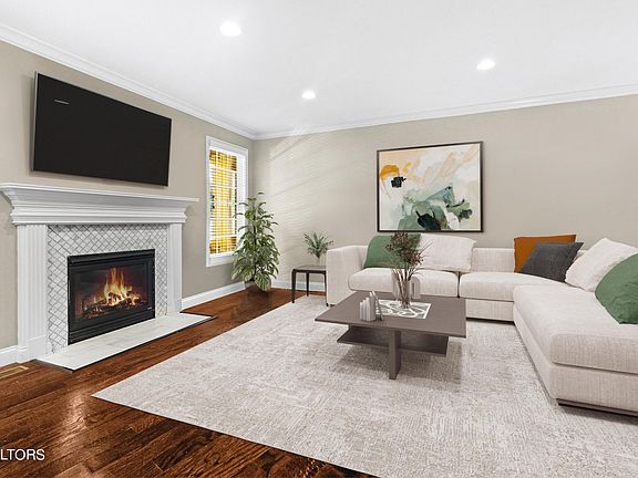 4th image of 9630 Valley Woods Ln