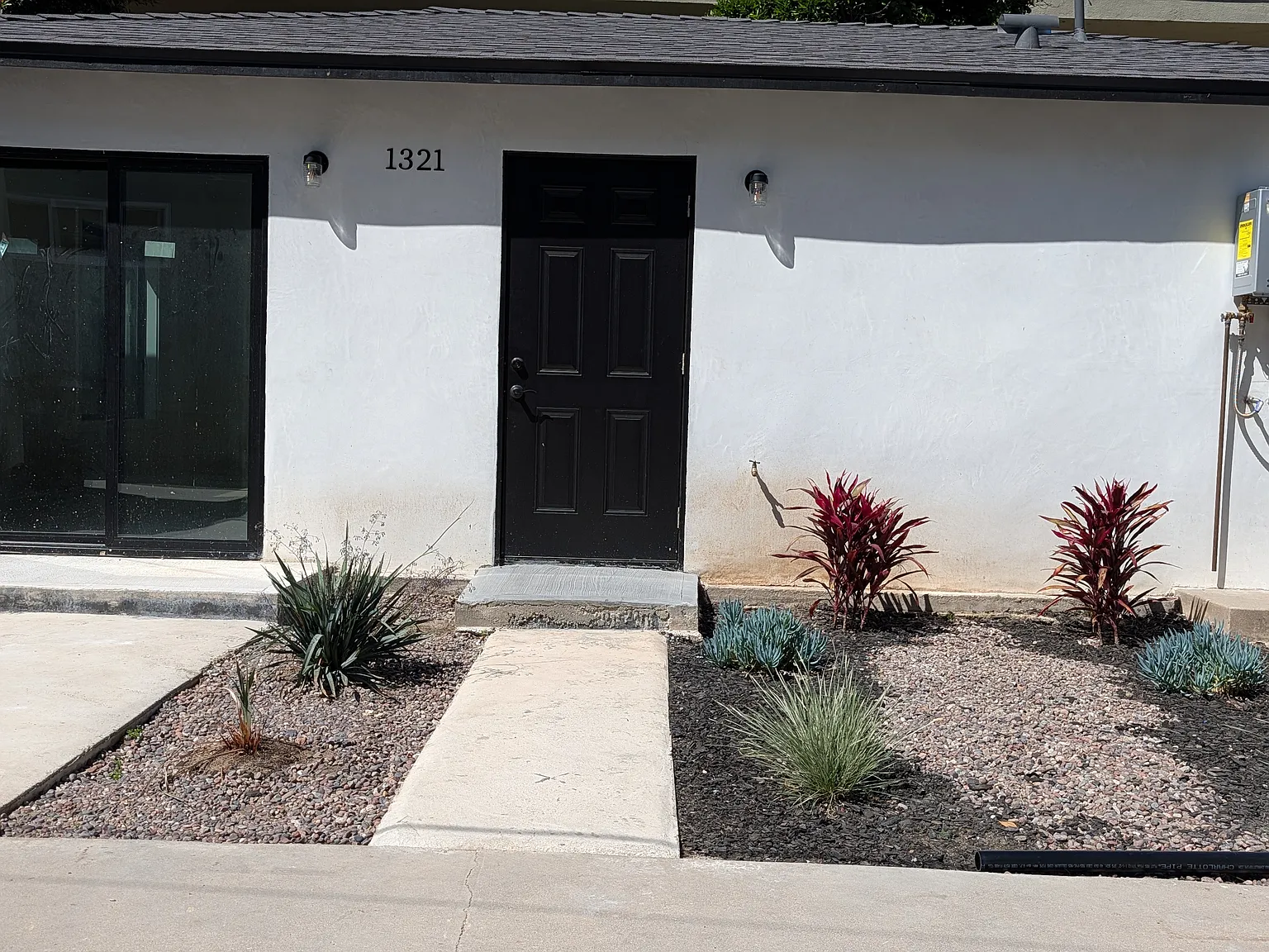 Studio, 500 sqft, $1,995 — Photo 3