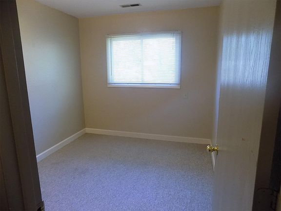 5th image of 1912 Vermont St APT 3