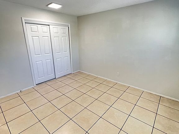 5th image of 2055 Arlington St APT 206