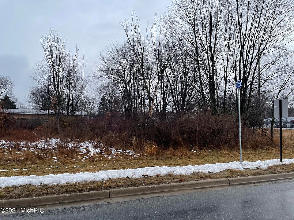 1st image of 2820 E Apple Ave