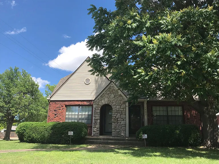 1403 S Gary Pl — Photo 3