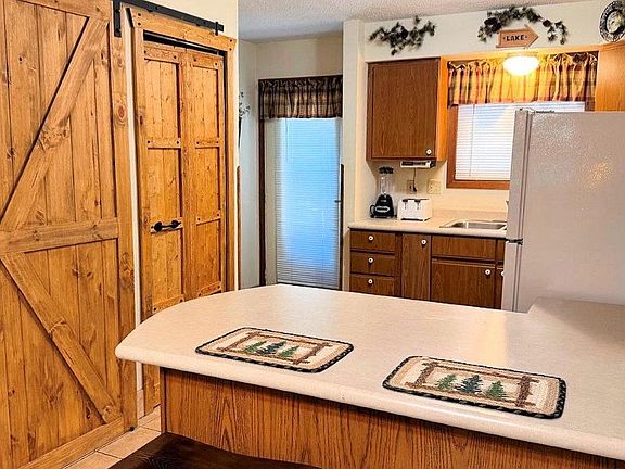 3rd image of 1093 Canyon Road #507