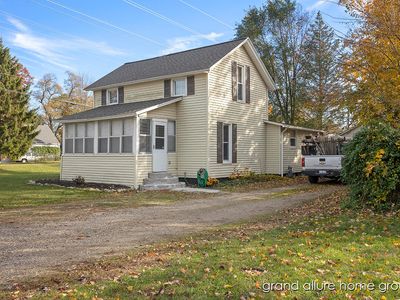 425 W Cherry St, Wayland, MI, 49348