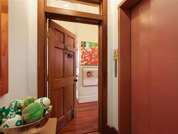 5th image of 524 Saint Philip St APT 2C