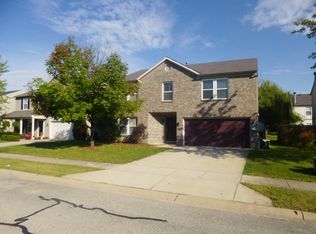 9950 Sapphire Berry Ln, Fishers, IN 46038