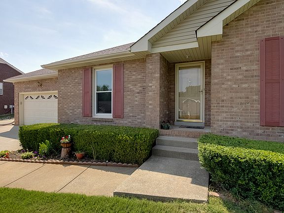 2nd image of 528 Brentwood Cir