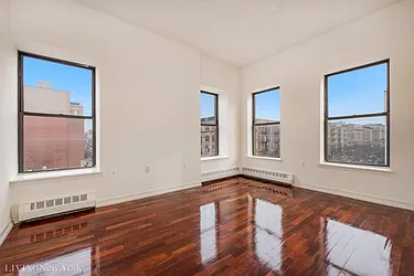Rented by Living New York
