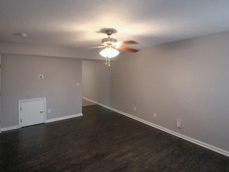 561 Hampton Way #1 — Photo 2